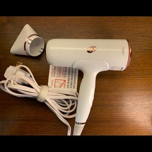 T3 Cura Ionic Blow Dryer